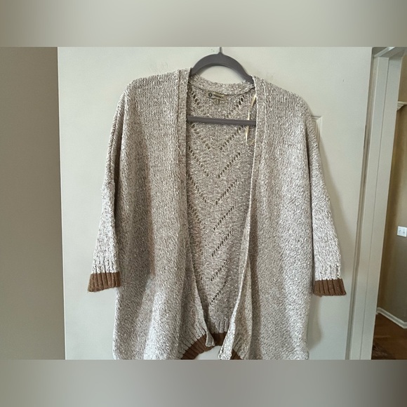Democracy Cream and Brown Women's Asymmetrical Sweater cardigan SZ Large - Picture 10 of 16